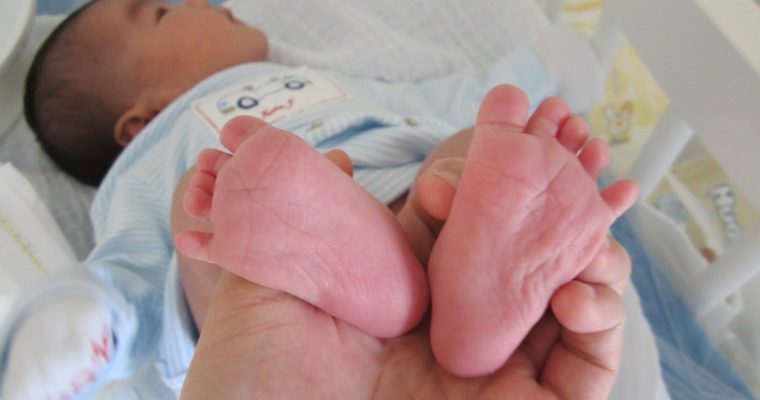 小脚和小手：little foot and hand