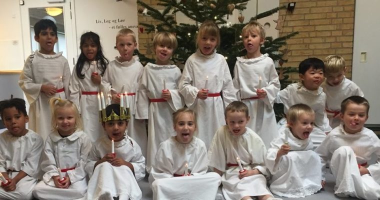 和幼兒園的小朋友們，2017