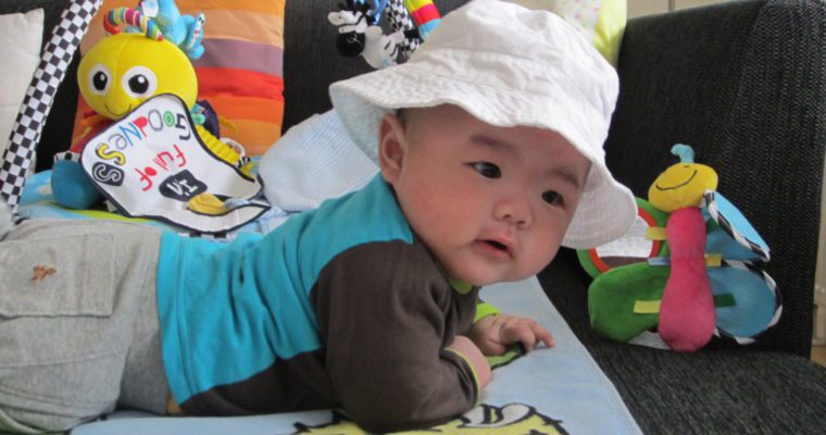 贝贝带上渔夫帽 (with hat)