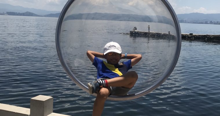 雲南大理洱海邊…